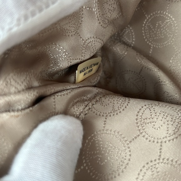 Michael Kors Saffiano Patent Leather Monogram Bag - Picture 10 of 12